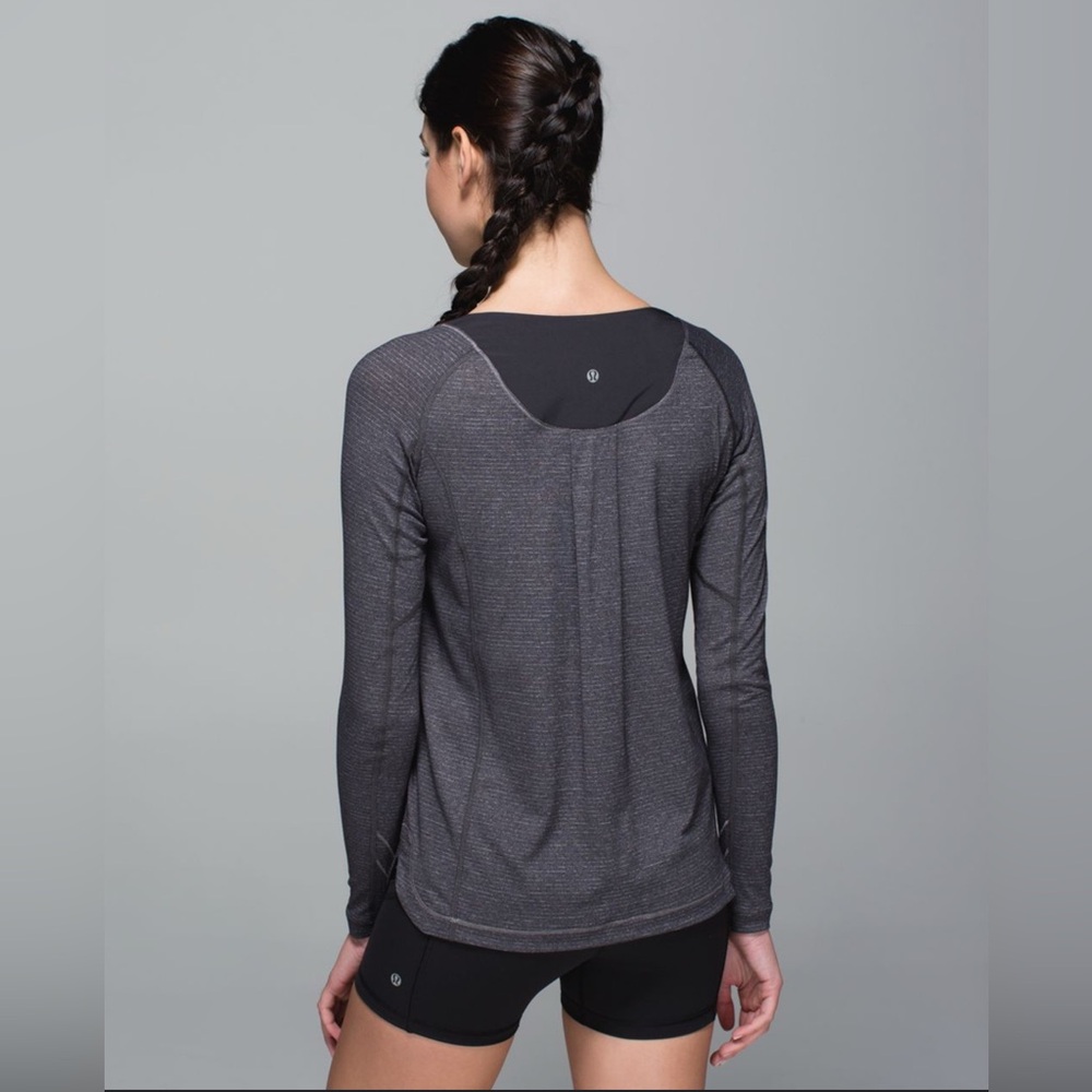 Lululemon Athletica Gray Women's Long Sleeve Top size 8